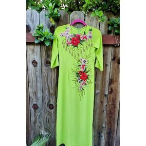 Ao Dai Womens Lime Green Embroidered Long Sleeve Tunic Asian Floral SZ. 4/6